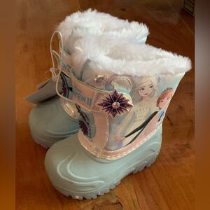 NWT Disney Frozen II Blue Toddler Boots With Lights Size 5